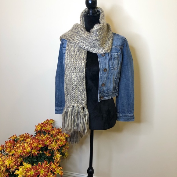 Chunky Knit Tan Grey Scarf w/ Tassels - Picture 2 of 5